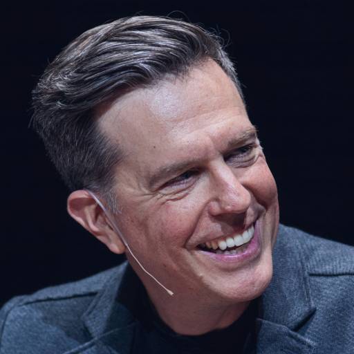 Face Guesser: Ed Helms - 1x1